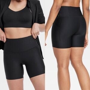 All in Motion Women's Effortless Support Bike Shorts 6" Black NWT